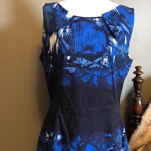 Tahari dress - Picture 2 of 9